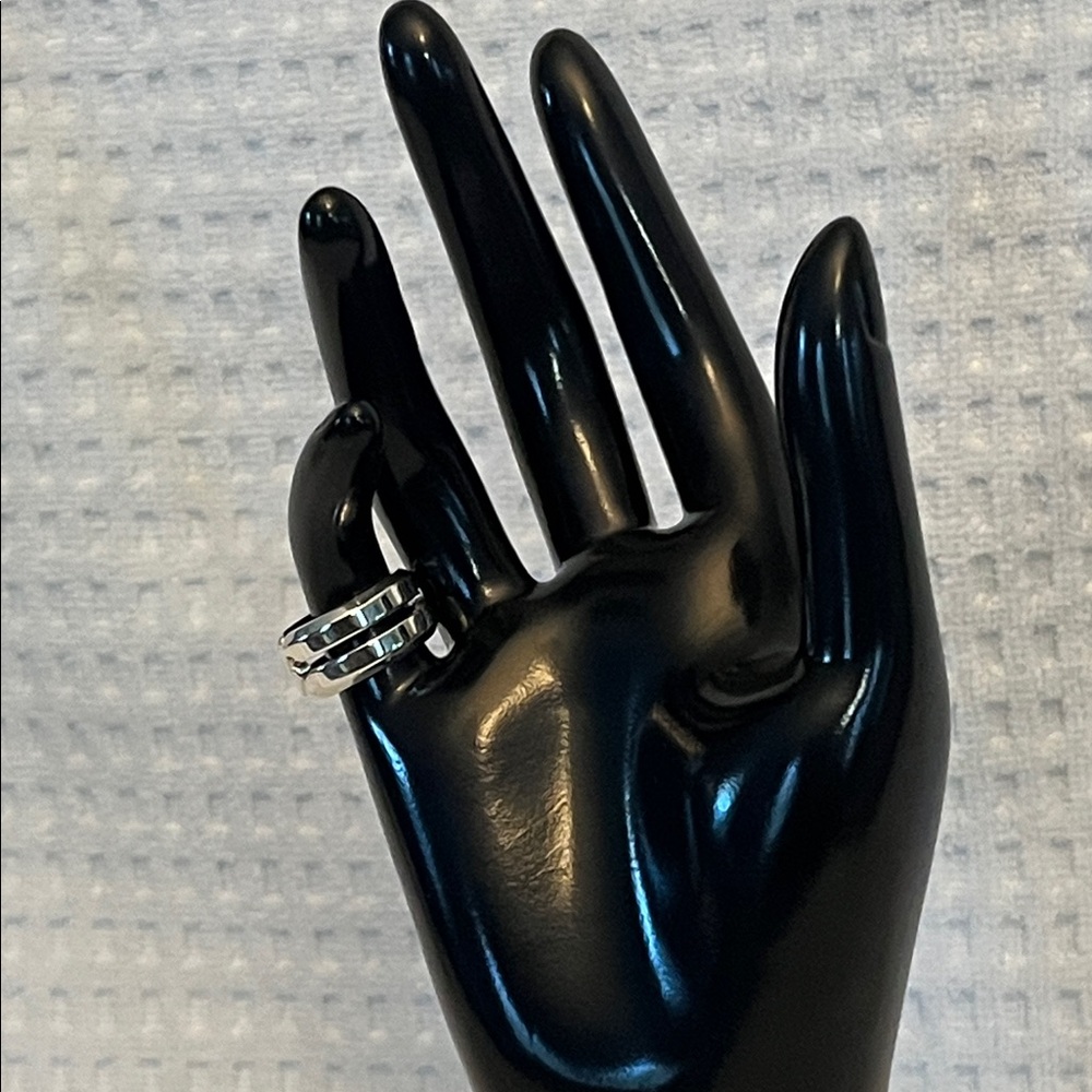 Gucci Infinity Knot Ring Size 6US - Picture 16 of 16